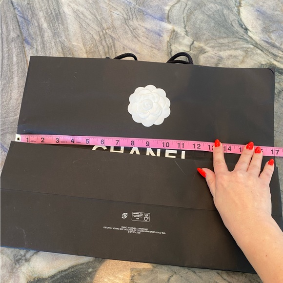 Chanel Shopping Bag with Camille Flower - Picture 4 of 5